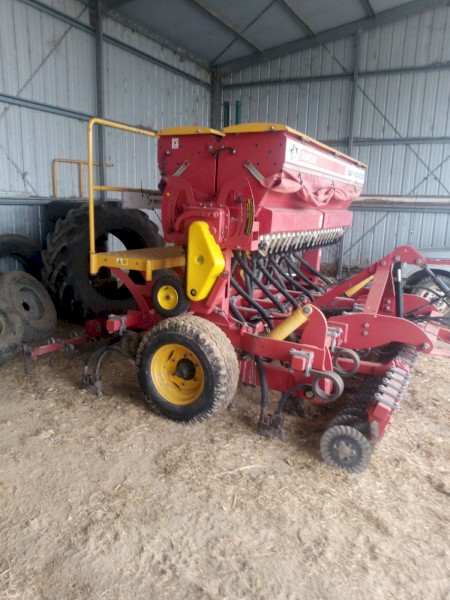 Under Auction - (A242) 2014 MK4 Duncan Renovator Seed Drill 