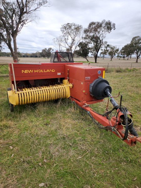 New Holland 570 Small square baler