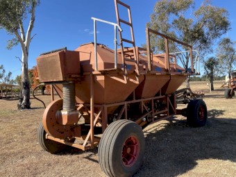 Gyral Parallelogram Air seeder