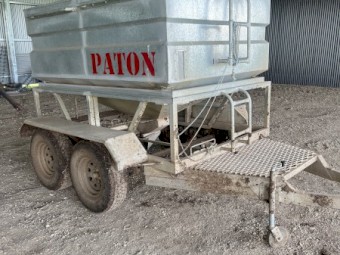 Paton Grain Sheep Feeder