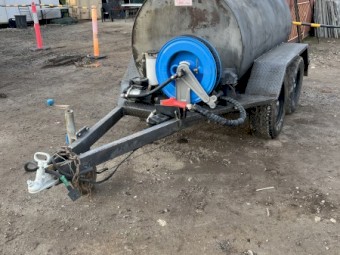 Red dog 2000L mobile fuel tank