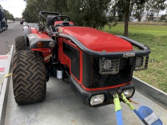 ANTONIO CARRARO TRX 8400 - Low Profile Orchard / Vineyard Tractor  4WD 65HP (49Kw)  2001 Model