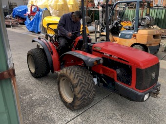 ANTONIO CARRARO TRX 8400 - Low Profile Orchard / Vineyard Tractor  4WD 65HP (49Kw)  2001 Model