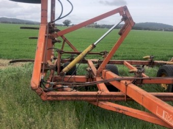 Morris Magnum Chisel Plough (with additional points available)