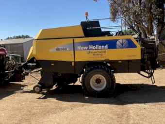 2010 New Holland Baler BB960A