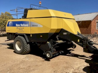 2010 New Holland Baler BB960A