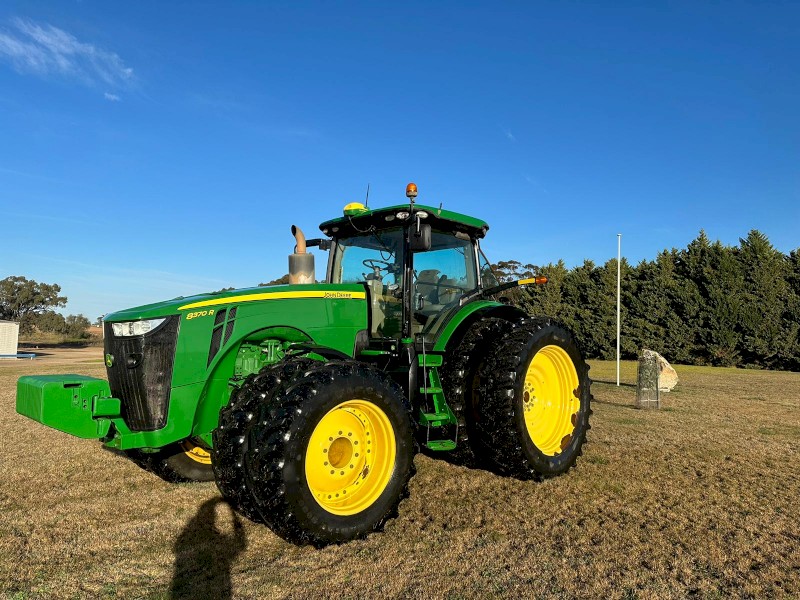 2017 John Deere 8370r tractor
