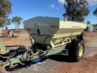 2011 Marshall 860TL Spreader