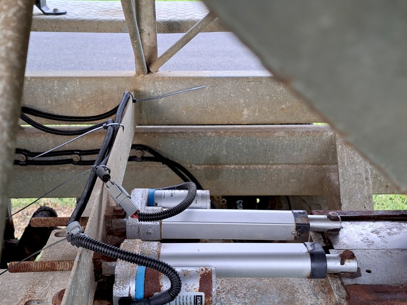 2019 - 3 bin FarmPro 3.5 tonne trailer with scales, 3 x remote slides, new auger flights/liners/bearings, new wheel bearings.