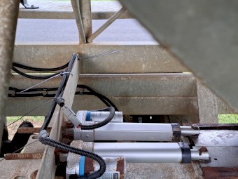 2019 - 3 bin FarmPro 3.5 tonne trailer with scales, 3 x remote slides, new auger flights/liners/bearings, new wheel bearings.