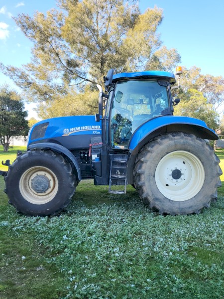 2012 New Holland T7.185 Tractor