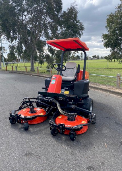Jacobsen AR3 Ride On Contour Mower (Kubota Engine) - Great Condition