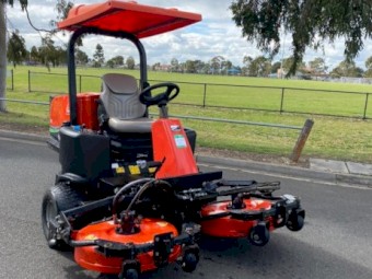 Jacobsen AR3 Ride On Contour Mower (Kubota Engine) - Great Condition