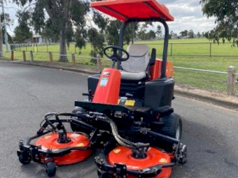 Jacobsen AR3 Ride On Contour Mower (Kubota Engine) - Great Condition