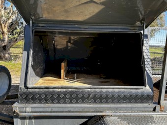 Heavy duty farm trailer