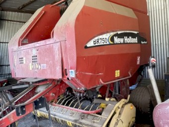 New Holland BR750 Round Baler