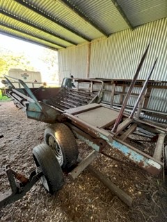 Pearce Off Sider round bale feeder
