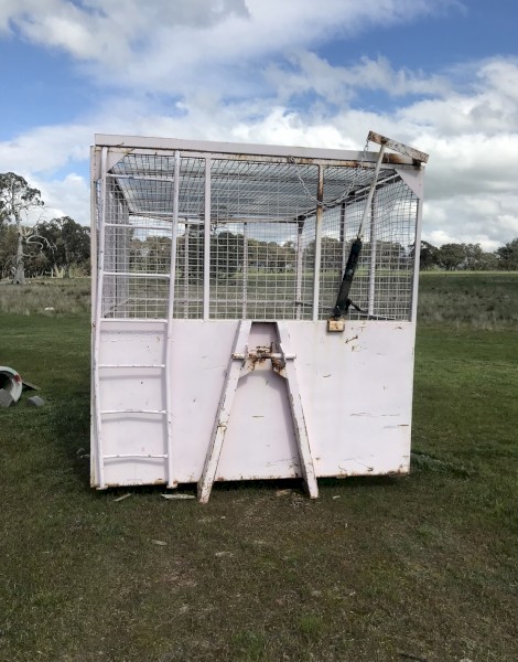 Cage hook bin. 