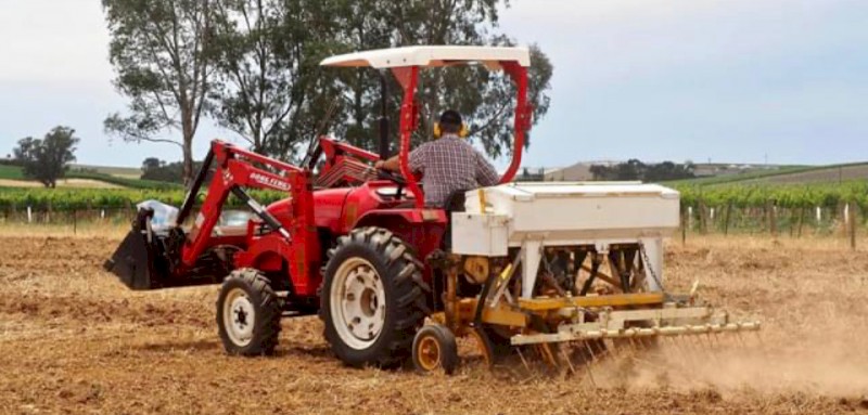 Connor Shea Seeder 10 Tyne Vine Row Seeder