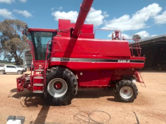 Case 2166 Header with 1010 Front