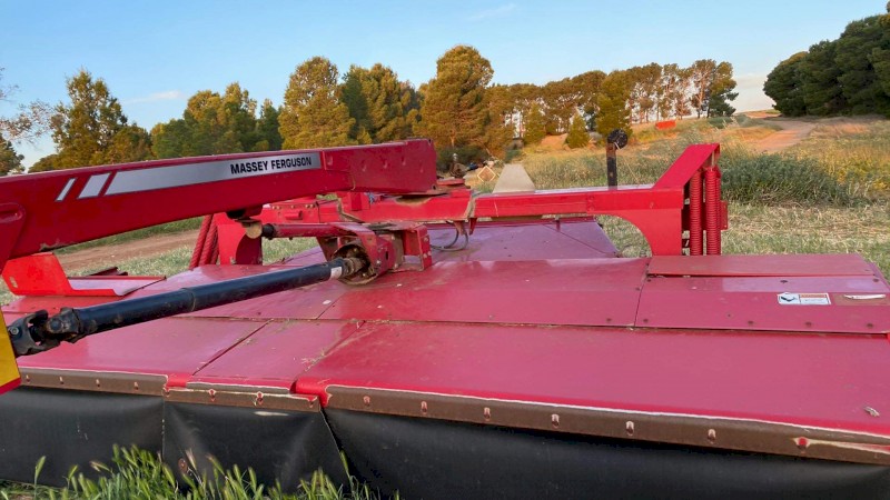 2011 MASSEY HESSTON 1375 MOWER CONDITIONER