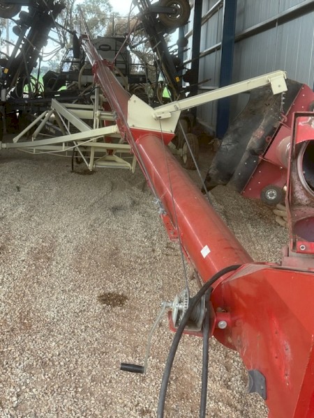 Farm King 1070 Swing Away Auger
