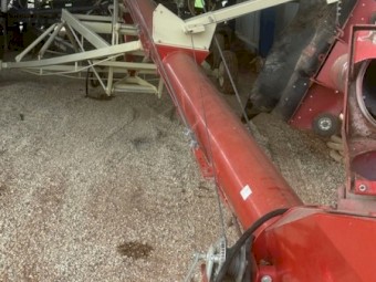 Farm King 1070 Swing Away Auger
