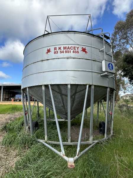 Macey Fertilizer Field Bin 