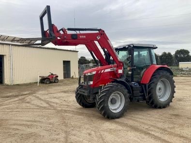 Massey Ferguson 6712S Tractor with Loader