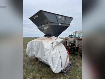 Mainero 2230 Grain Bag Loader + 3 Bags and 12v Sealing Machine