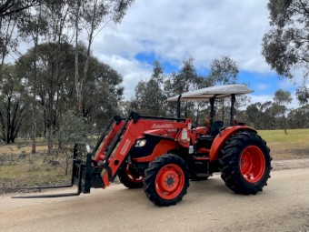 Kubota M7040 Tractor