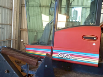 Macdon 9352 Swather