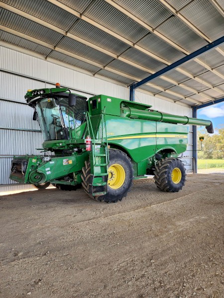 2015 John Deere S690 Header with 640D front and trailer 