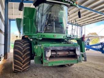 2015 John Deere S690 Header with 640D front and trailer 