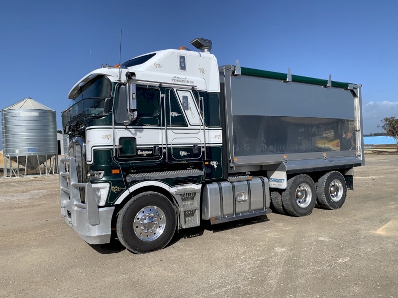 2013 Kenworth K200 with Sloanbuilt Body