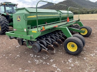 John Deere 1590 Disc Drill