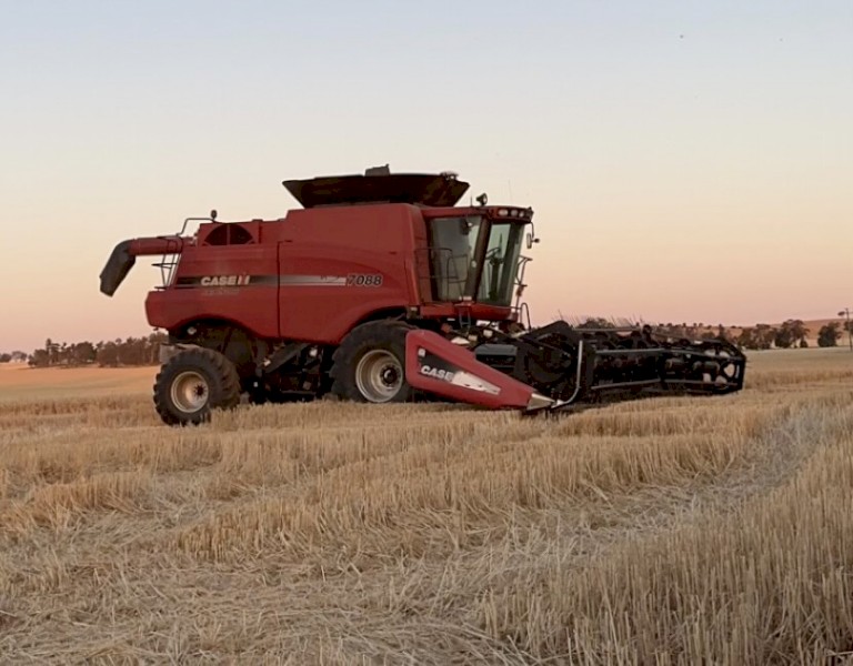 2009 Case IH 7088 Header & 2 Fronts