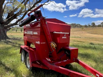 Bromar Multifeeder Trailer 36 Bag