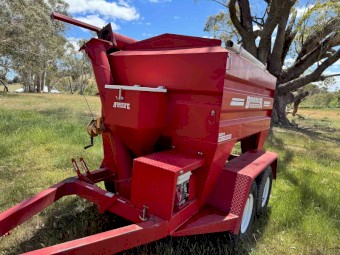 Bromar Multifeeder Trailer 36 Bag