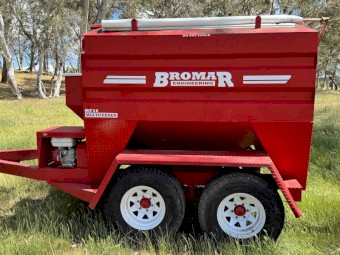 Bromar Multifeeder Trailer 36 Bag