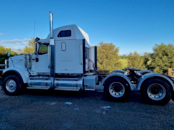 2006 International Eagle 9900I Prime Mover