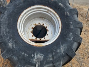 32" header rims and tyres