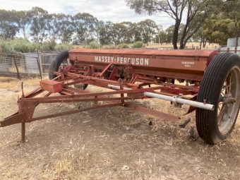 Massey Ferguson 500 Series 20 run Combine