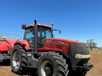 CASE IH Magnum 215 Tractor
