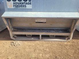Advantage 3800 HD Feeders
