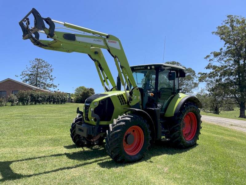 2016 Claas Arion 620 Tractor