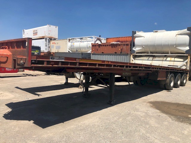 OPHEE CONVERTABLE TRAILER WITH CONTAINER LOCKS