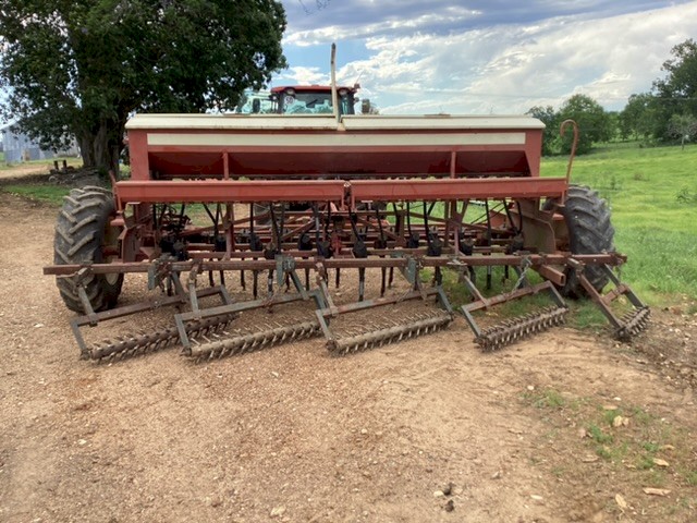 Under Auction - (A242) Napier Grasslands 423 Trash Seeder 