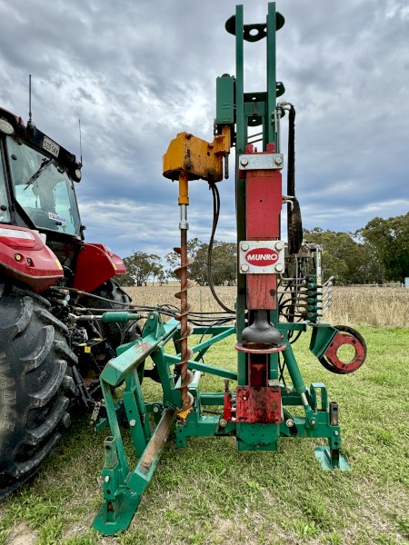 2020 Munro Autodriver 730 Post Hole Knocker