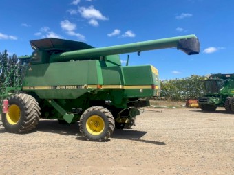 1996 John Deere CTS Header with 30ft Tin Front and Comb Trailer